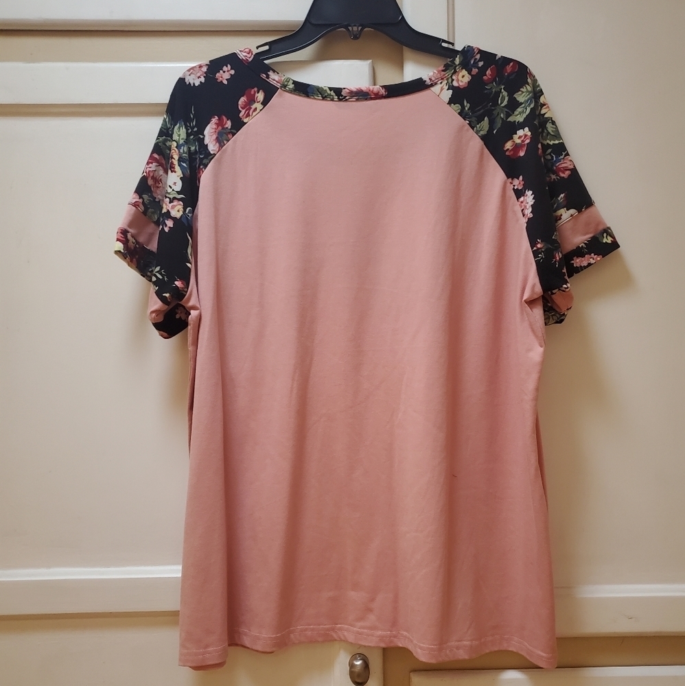 SHEIN Women's Short-sleeved Floral Print T-shirt - Picture 6 of 10